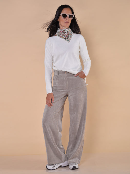 Taubengraue Cordhose mit weitem Bein