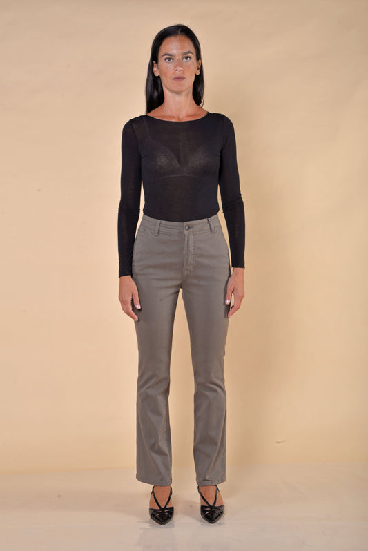 Schwarzer Pullover aus Kaschmirmischung mit U-Boot-Ausschnitt