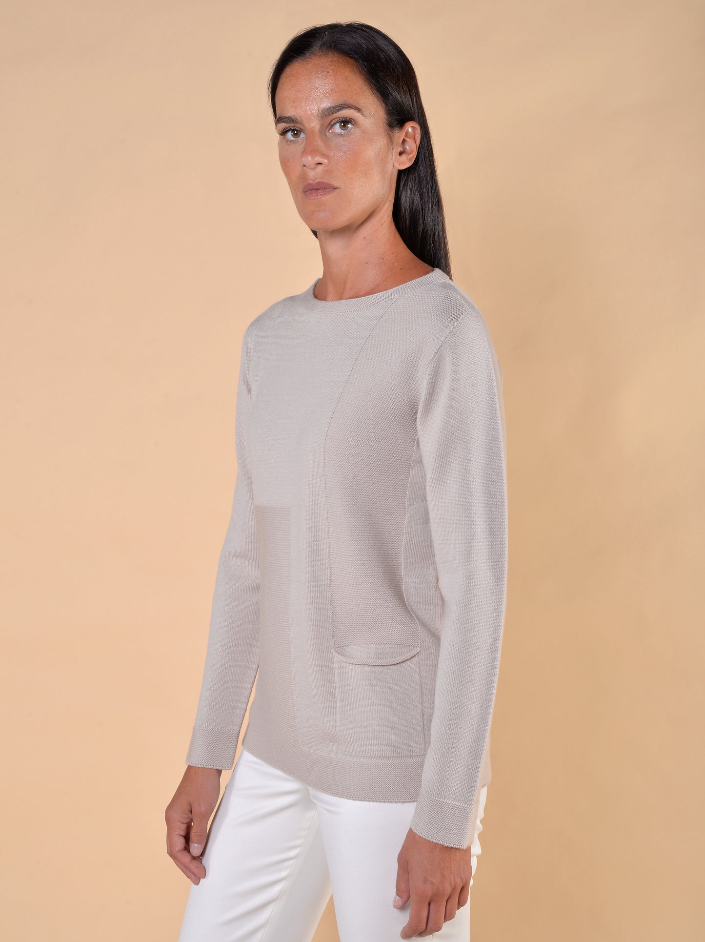 Maglia Girocollo in Lana con Tasca Mandorla