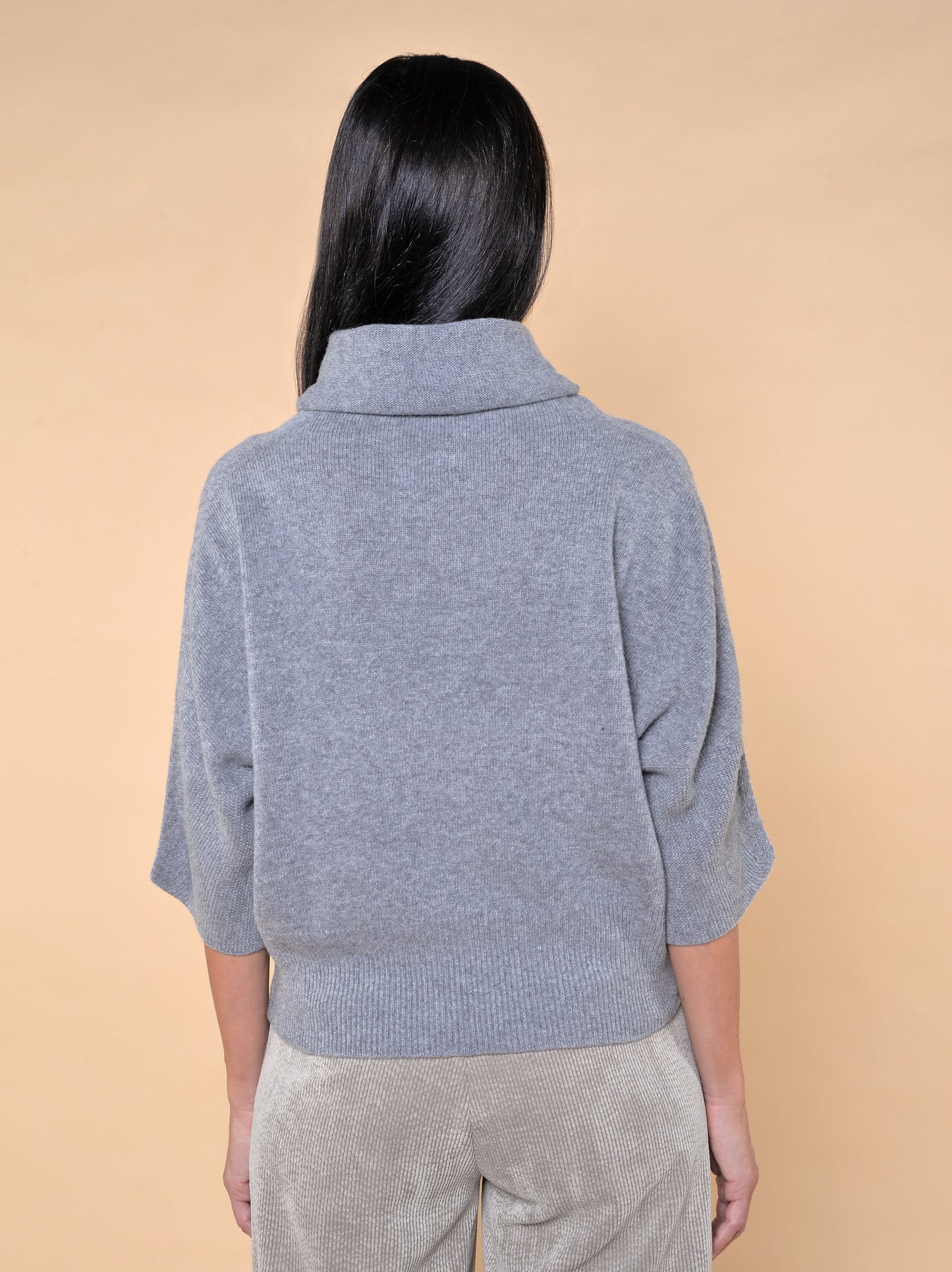 Maglia in Misto Lana Collo Ciambella con Treccia Grigia