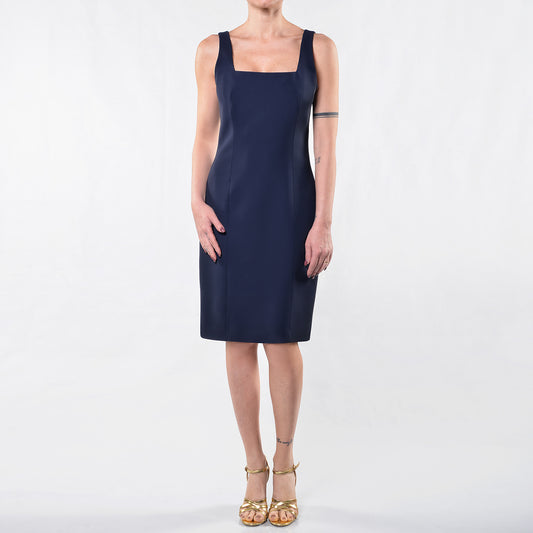 Blaues Kleid mit quadratischem Ausschnitt
