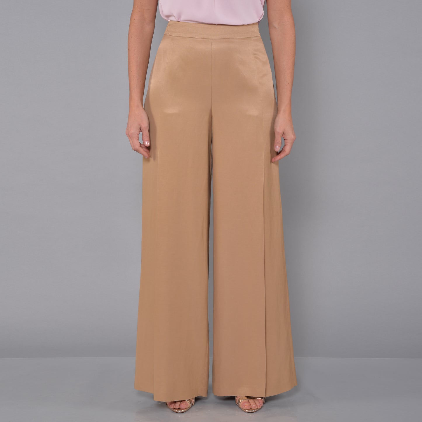Hose mit Schlitzen Karamell