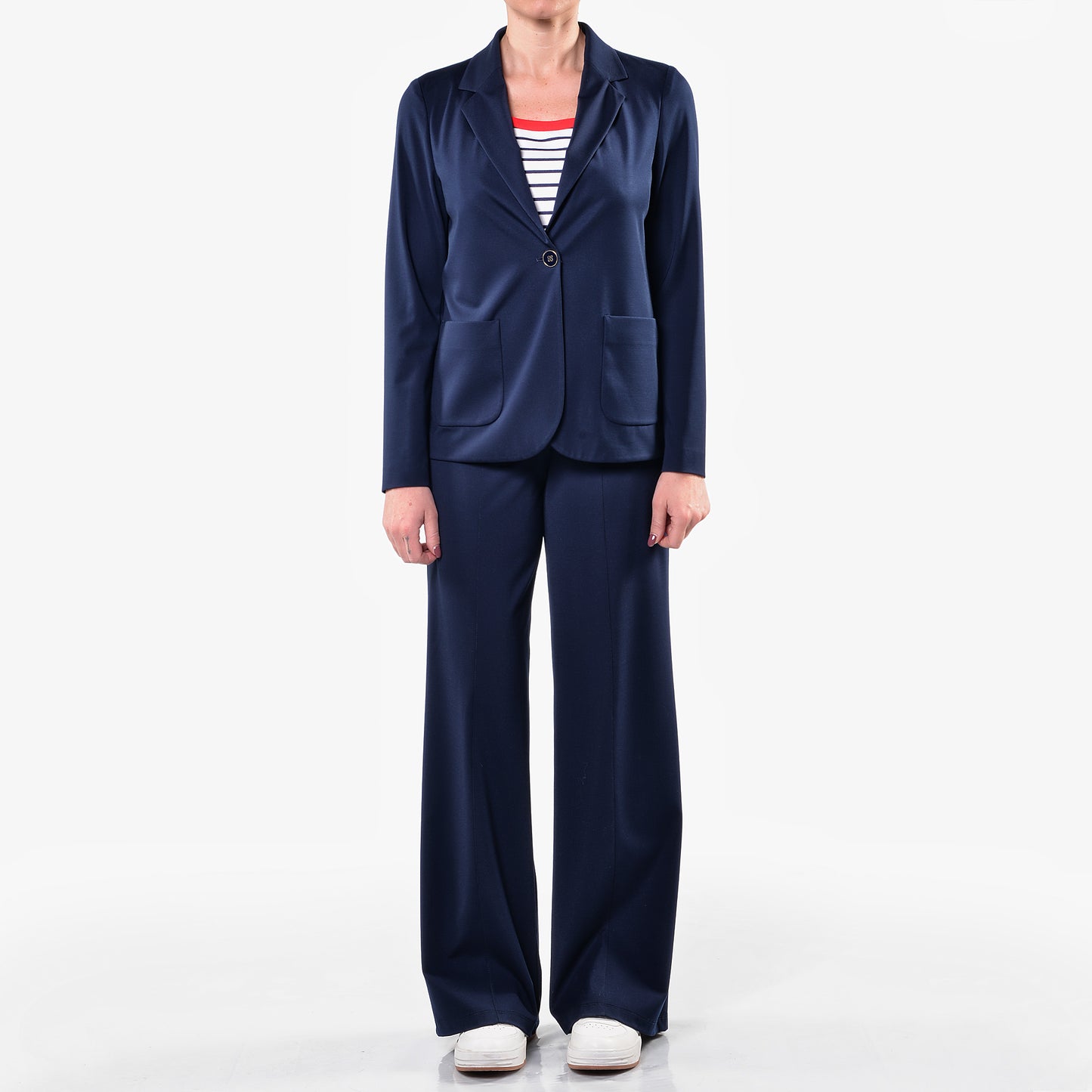 Blaue Jerseyjacke mit aufgesetzten Taschen
