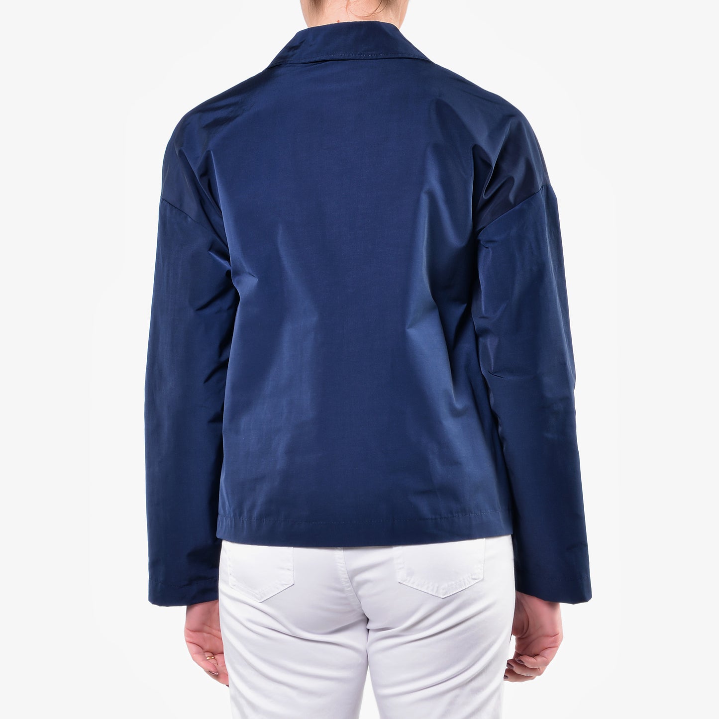 Rote Jacke aus technischem Stoff