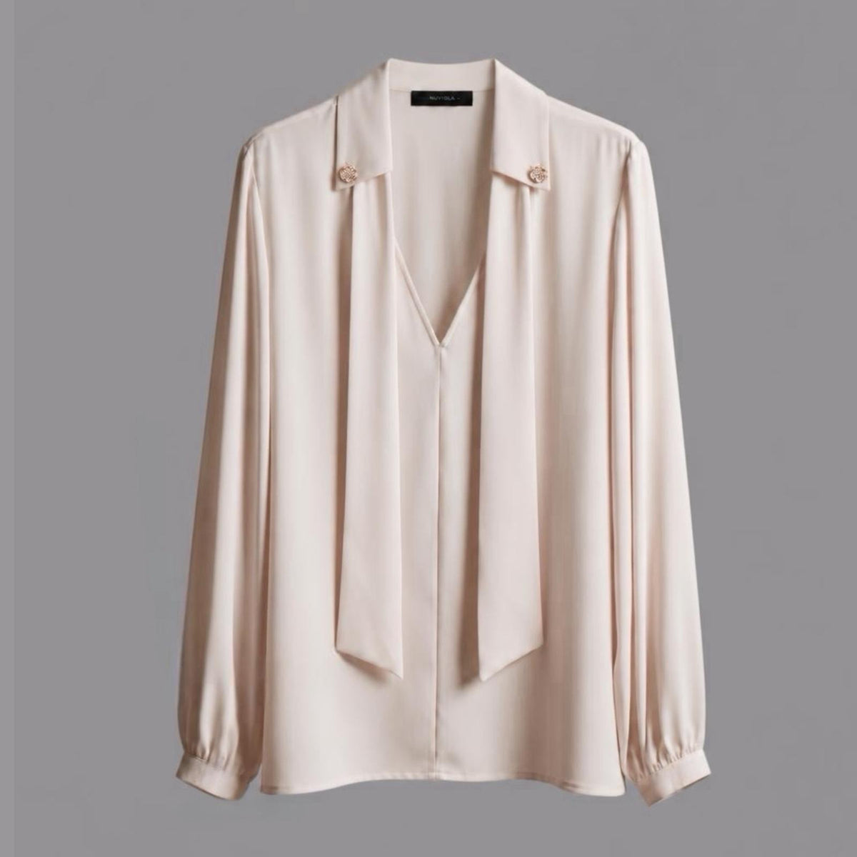 Camicia con Bottoni Gioiello e Sciarpetta Avorio