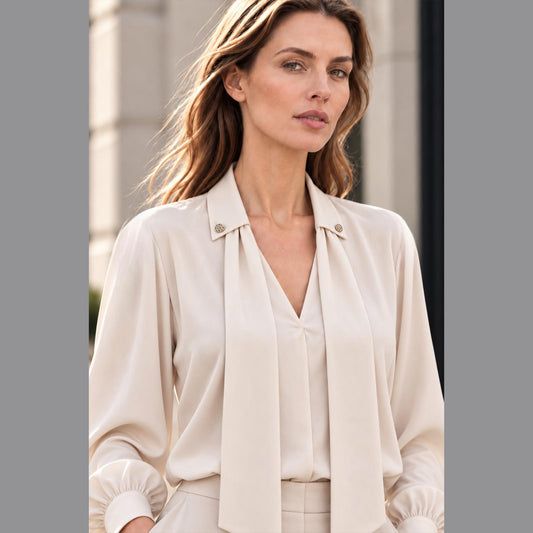 Camicia con Bottoni Gioiello e Sciarpetta Avorio