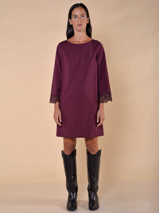 Abito in Punto Milano Bordeaux con Macramè