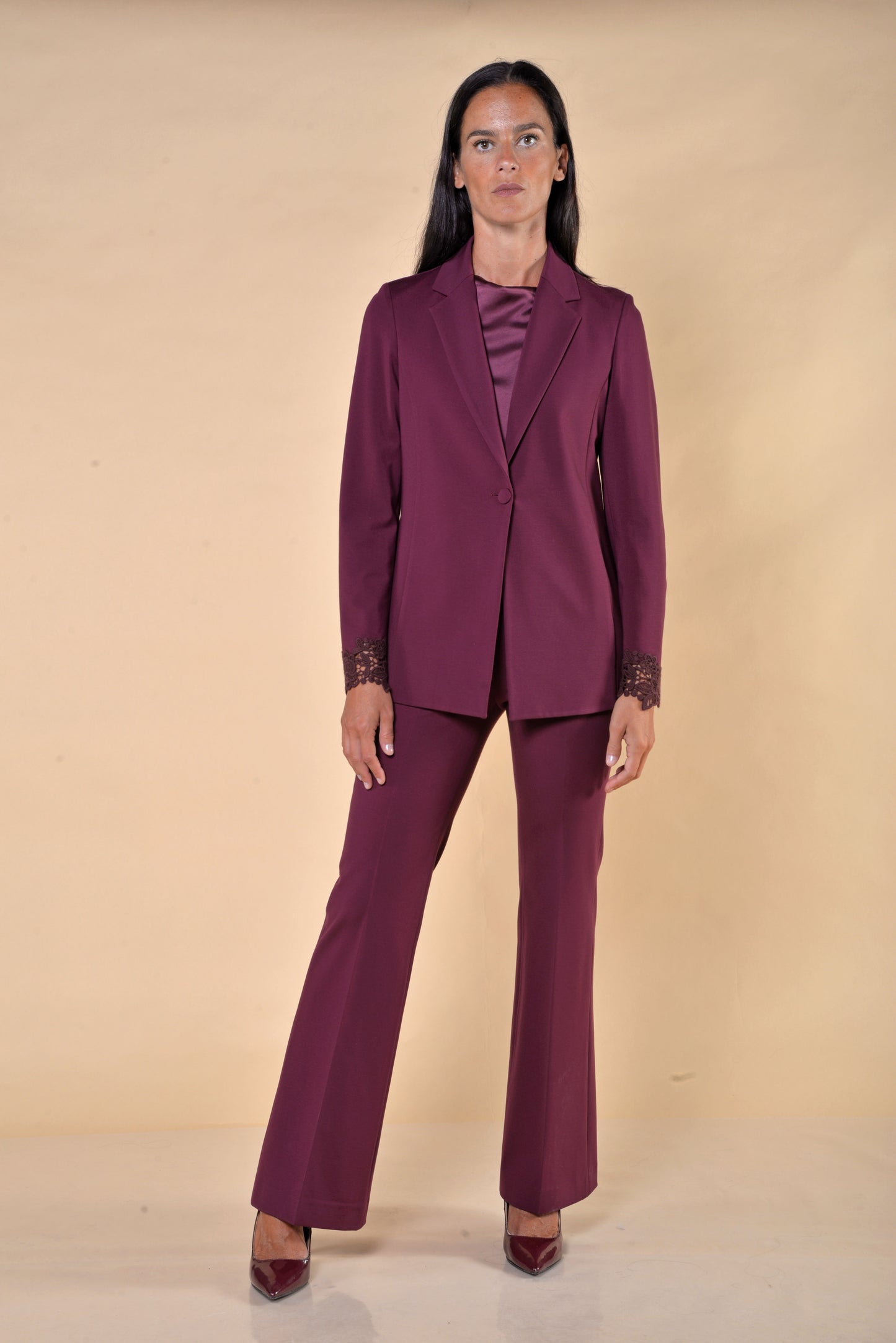 Giacca in Punto Milano Bordeaux con Macramè