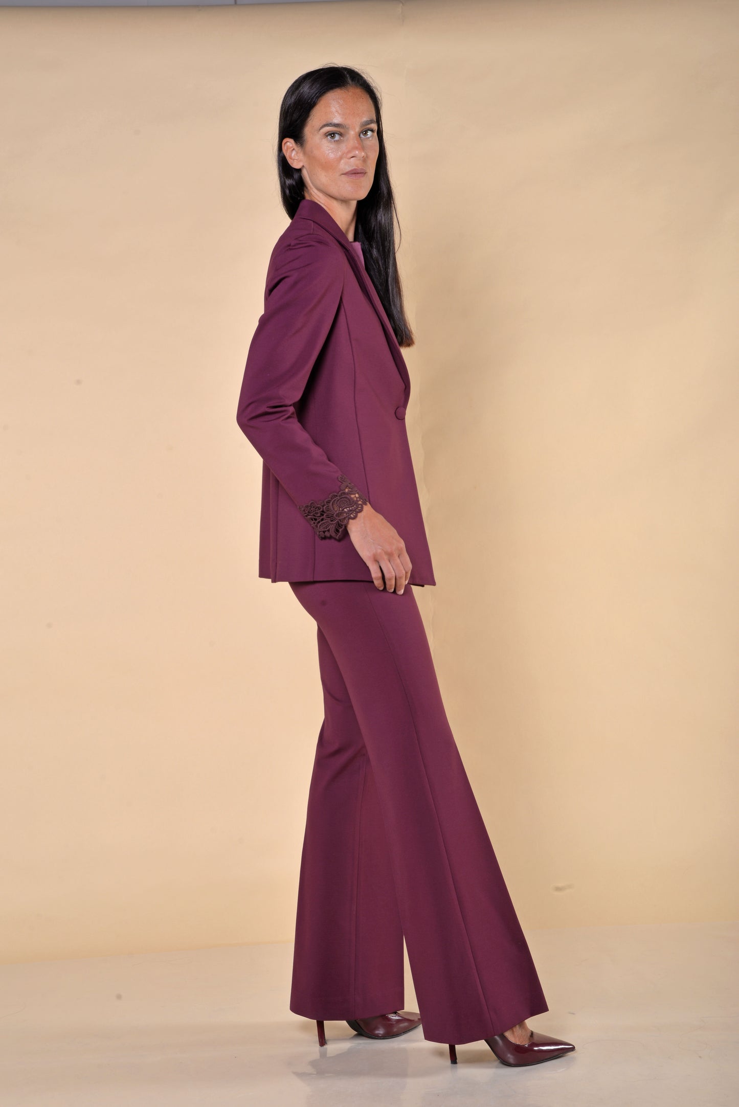 Giacca in Punto Milano Bordeaux con Macramè