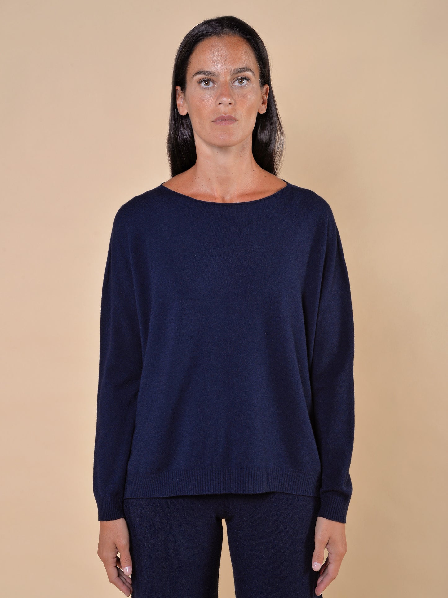 Maglia Scollo a Barca con Spacchi Blu