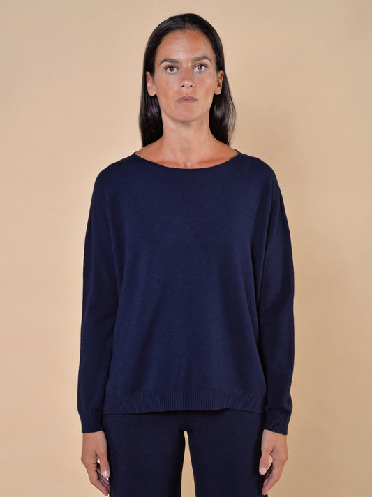 Maglia Scollo a Barca con Spacchi Blu
