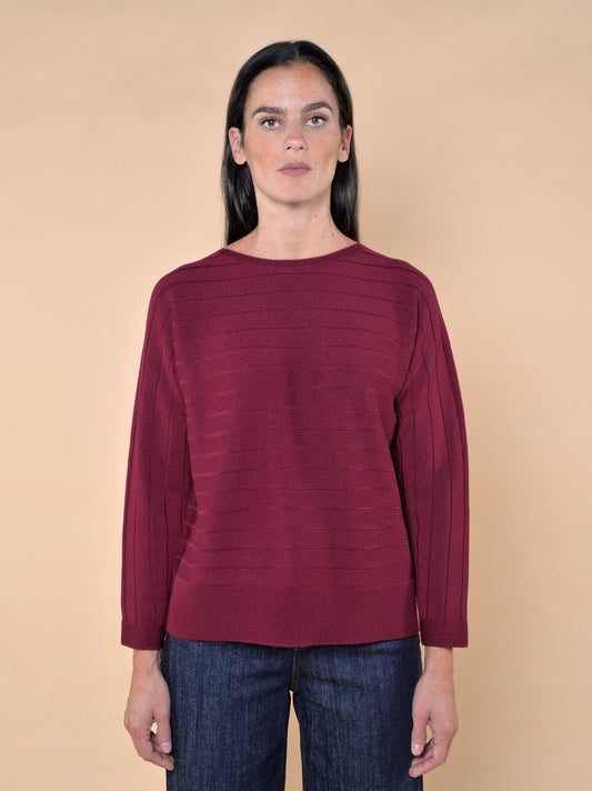 Maglia in Pura Lana Vergine a Coste Orizzontali Bordeaux