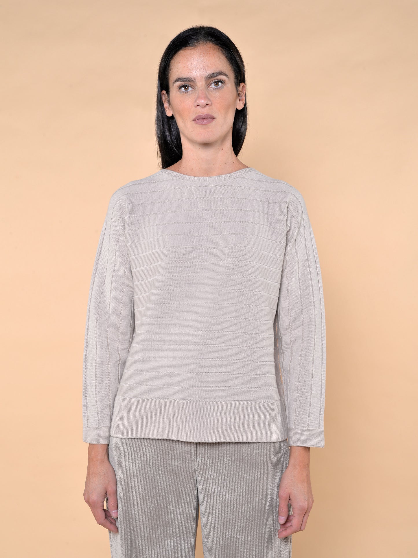 Maglia in Pura Lana Vergine a Coste Orizzontali Mandorla