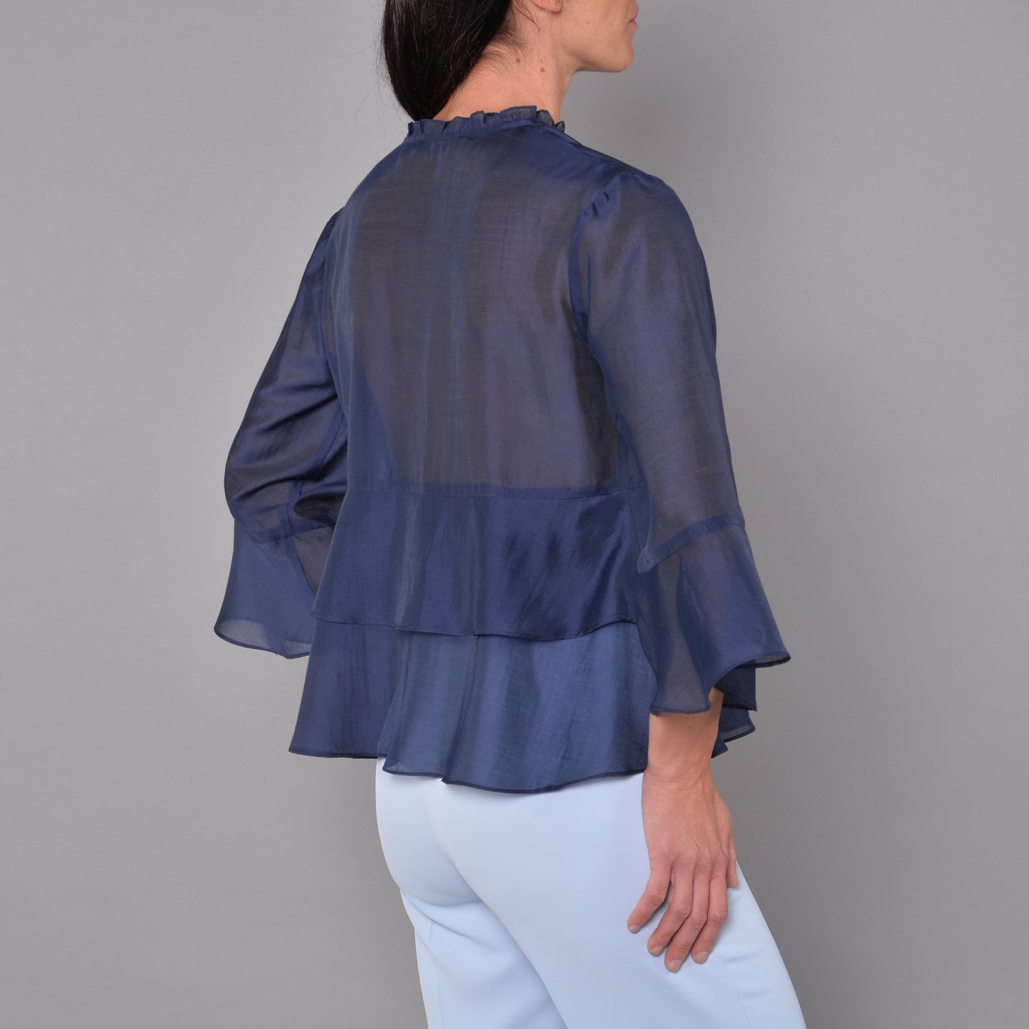 Blaue Rüschenbluse