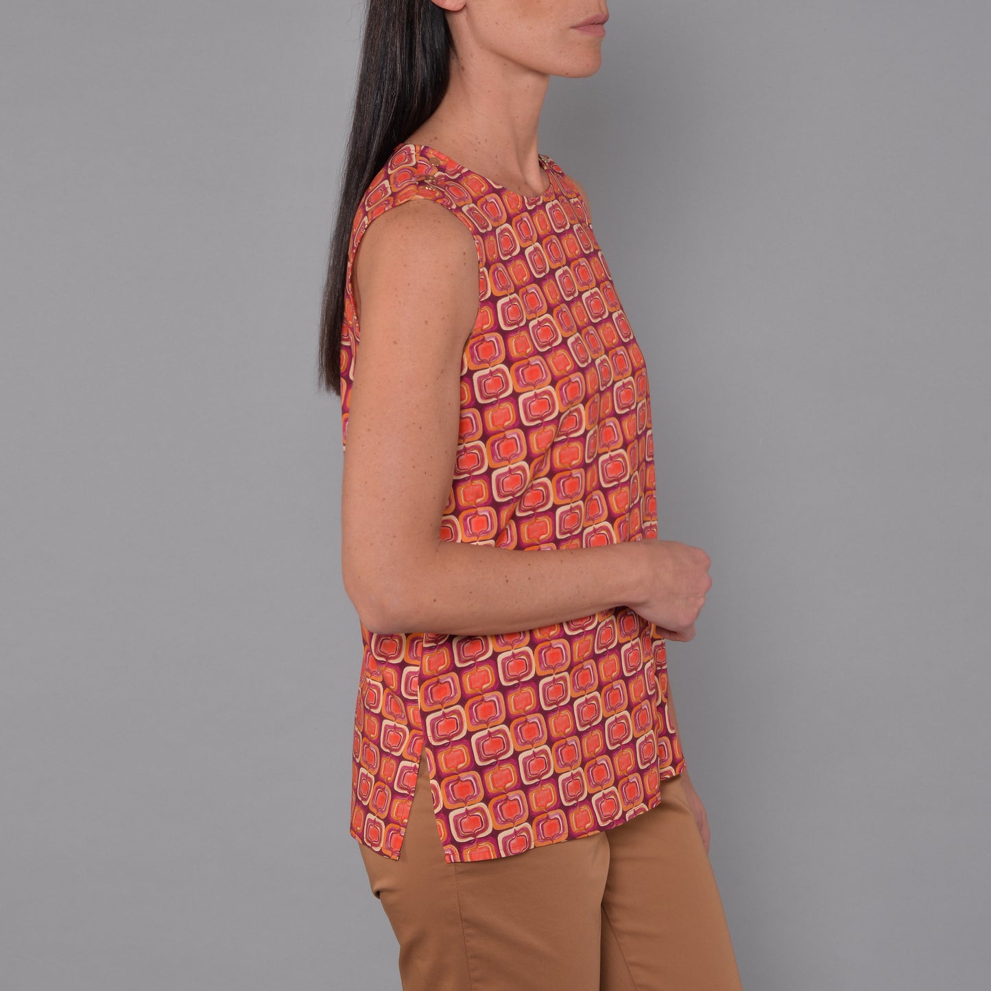 Top in Viscosa Fantasia Geometrica Corallo