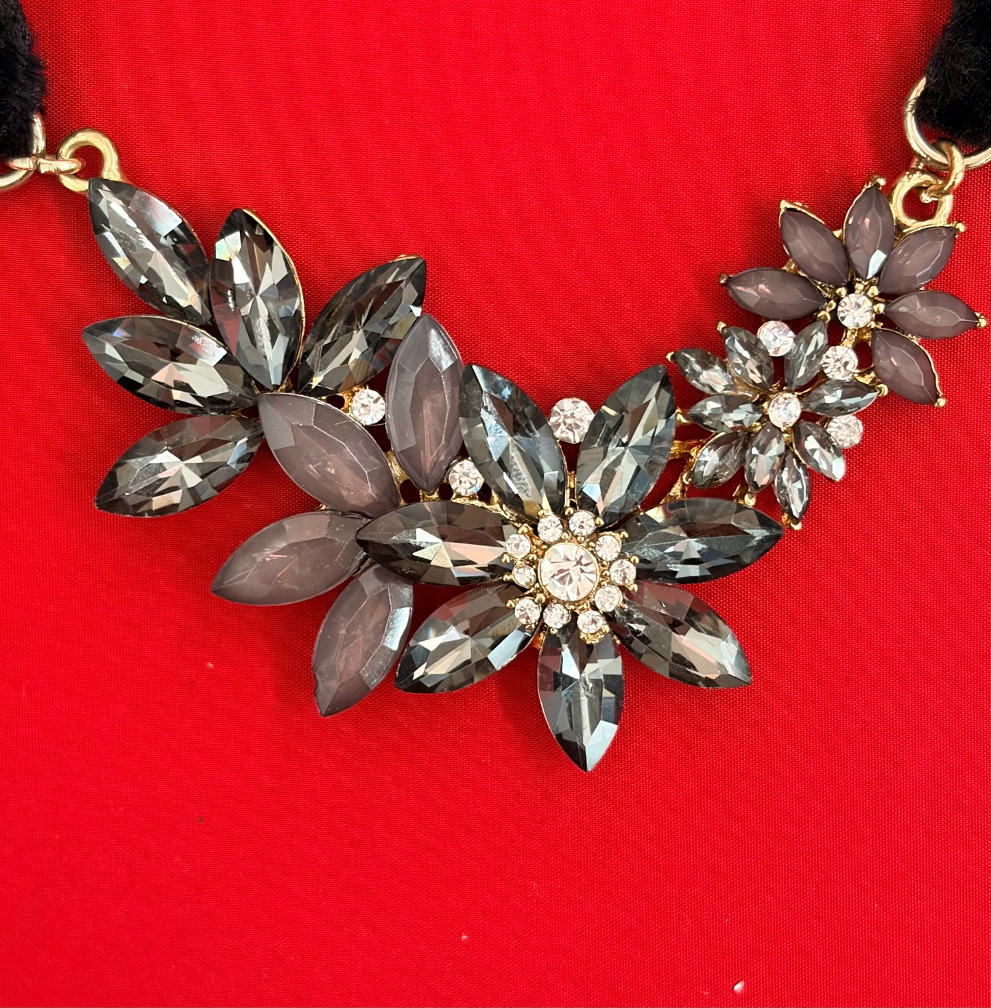 Girocollo con Motivo Floreale