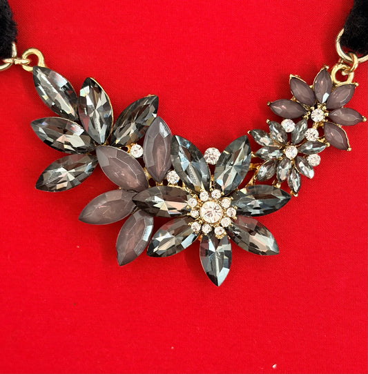 Girocollo con Motivo Floreale