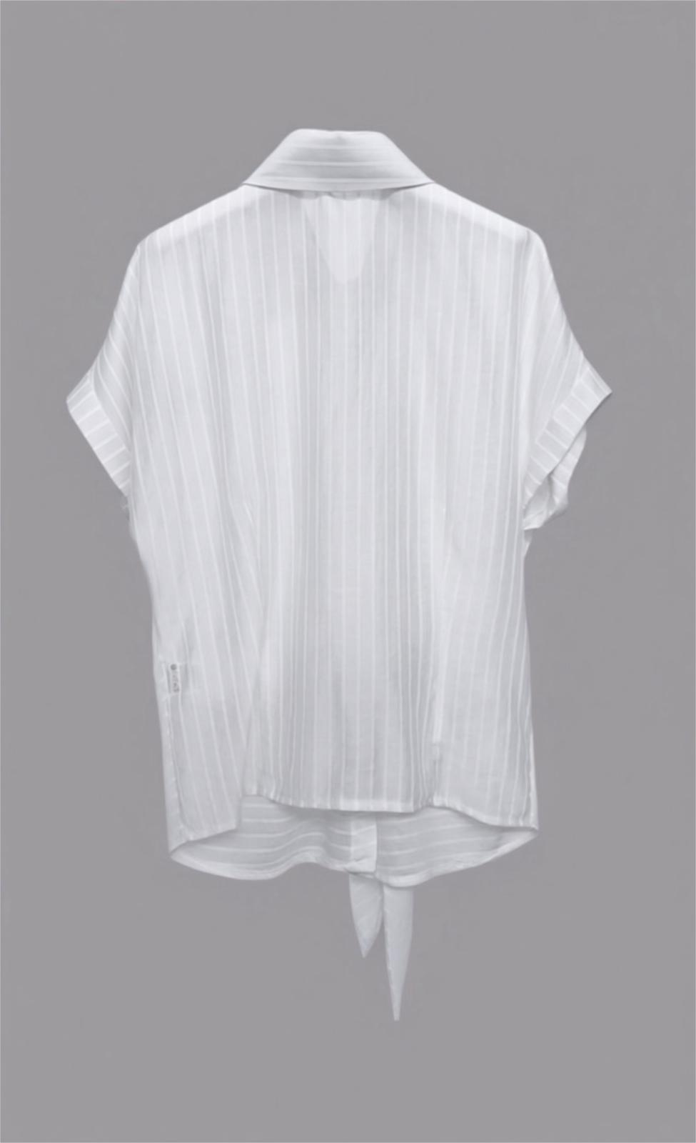 Camicia Bianca a Righe con Nodo