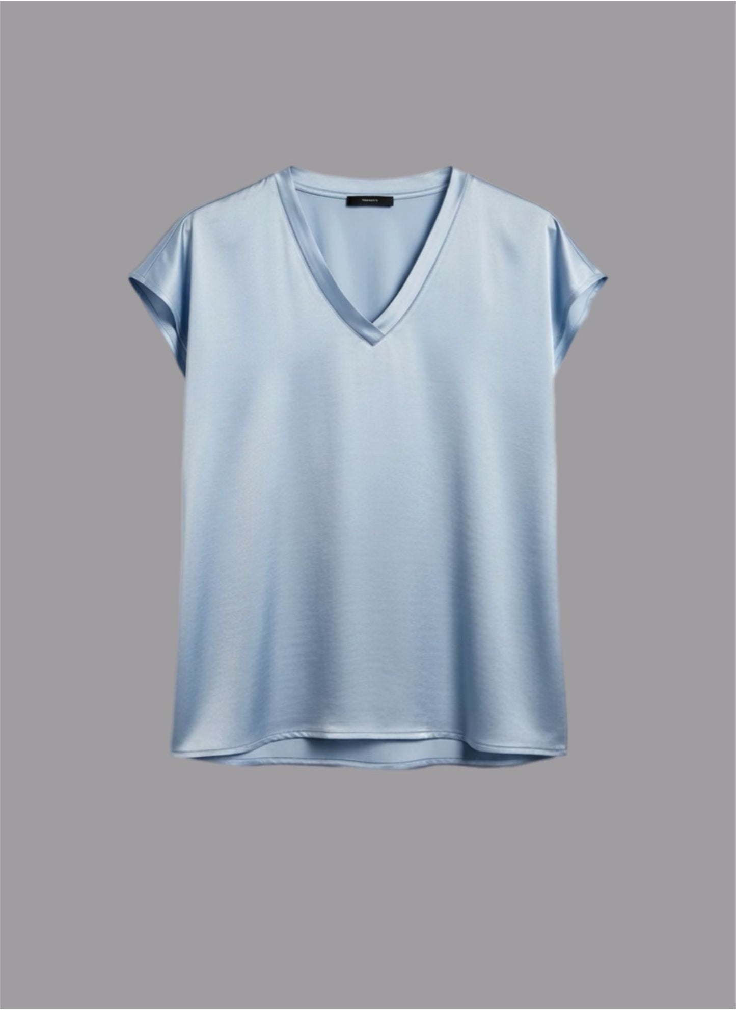Top aus Viskosesatin mit V-Ausschnitt in Himmelblau