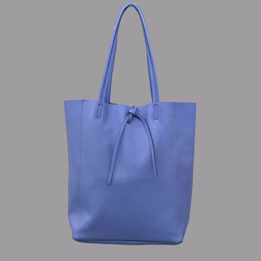 Shopper aus zuckerblauem Leder